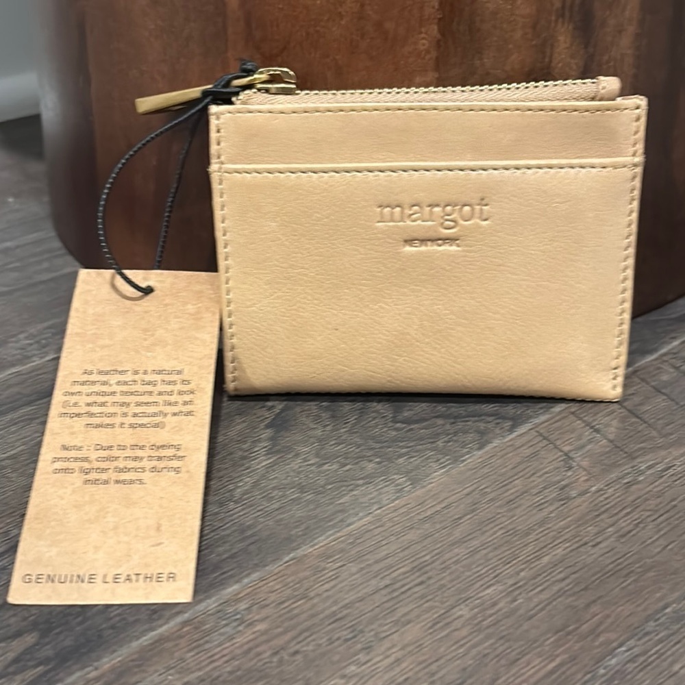 Margot New York Genuine Leather zipper top, internal coin holder, 4 card slot